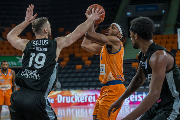 色的球员也 色的球员也