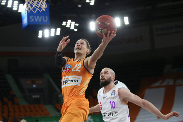 映了球队在 映了球队在